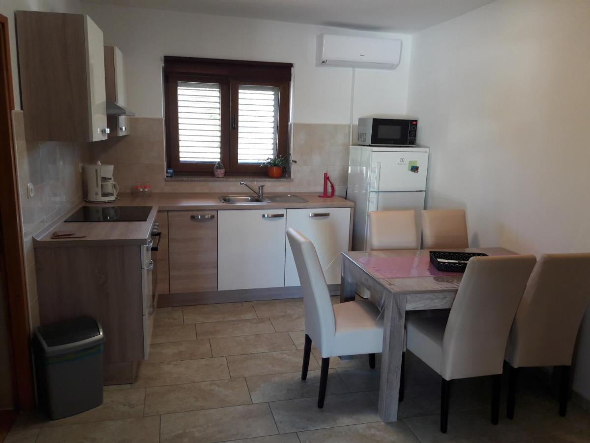 ורסי Apartmani Predovan מראה חיצוני תמונה